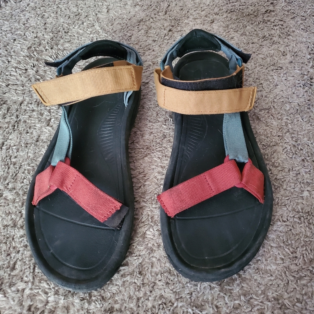 Multicolor Tevas